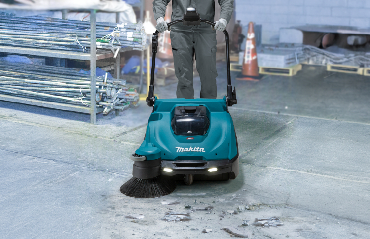 Makita adds a new cordless vacuum sweeper to its XGT range