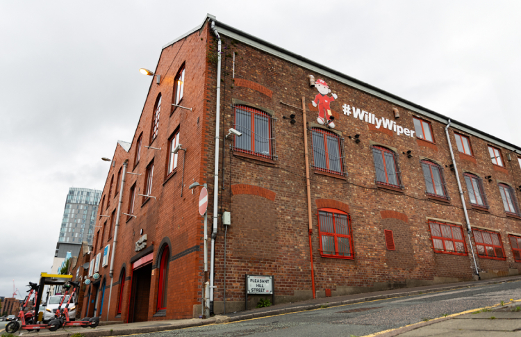 Wray Bros celebrates 40 years in the cleaning and hygiene industry Wray Bros celebrates 40 years in the cleaning and hygiene industry